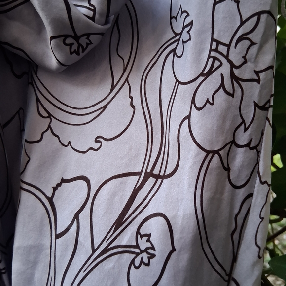 Kenneth Cole Gray and Black Floral Duve - Picture 5 of 7